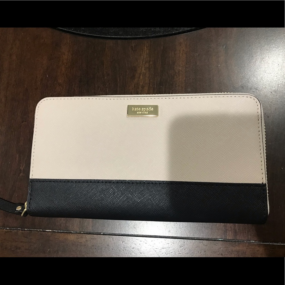 Kate Spade Zip Around Wallet